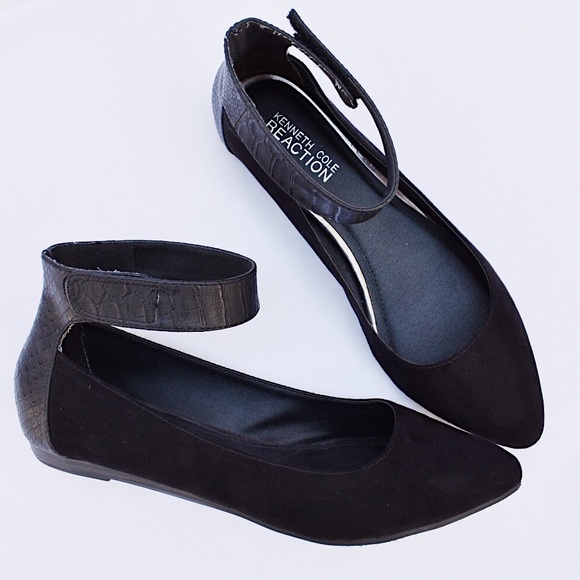 Kenneth Cole Reaction Black Suede Flats 